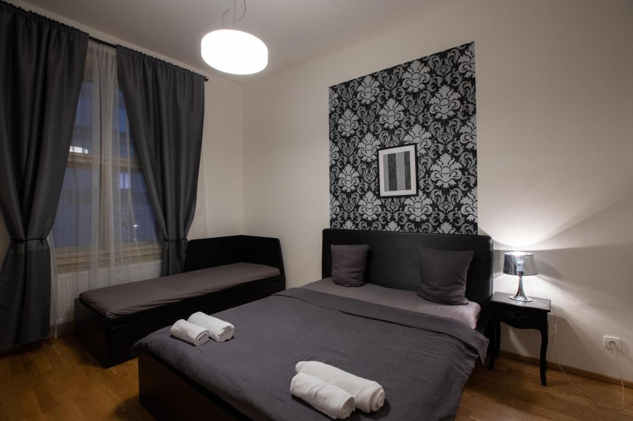 Riverside Spirit Prag Exterior foto